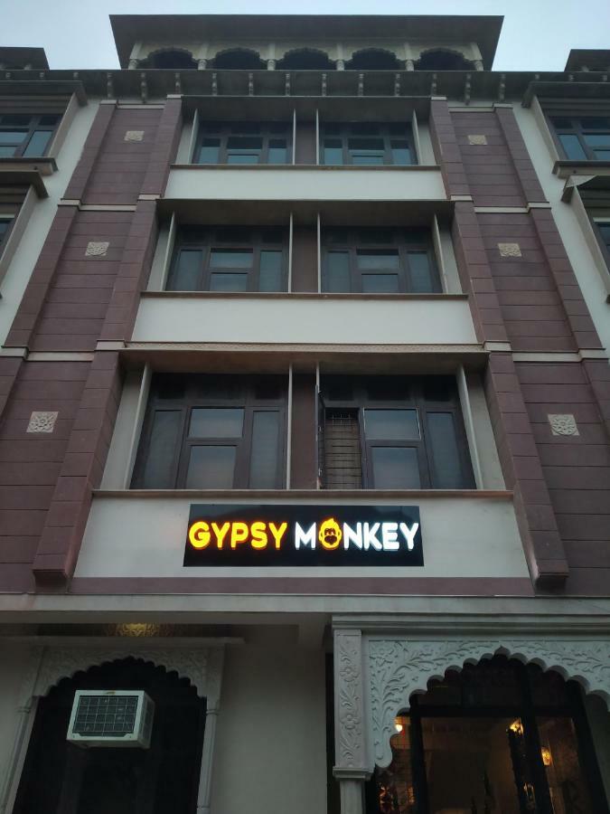A Pousada Gypsy Monkey Jaipur Exterior foto